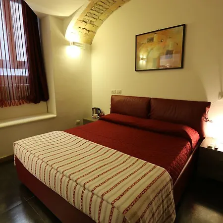 Affittacamere Residenza Adriana 4*
